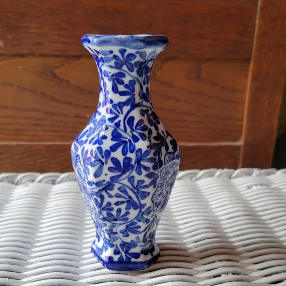Small Blue vase - Picture 8 of 9
